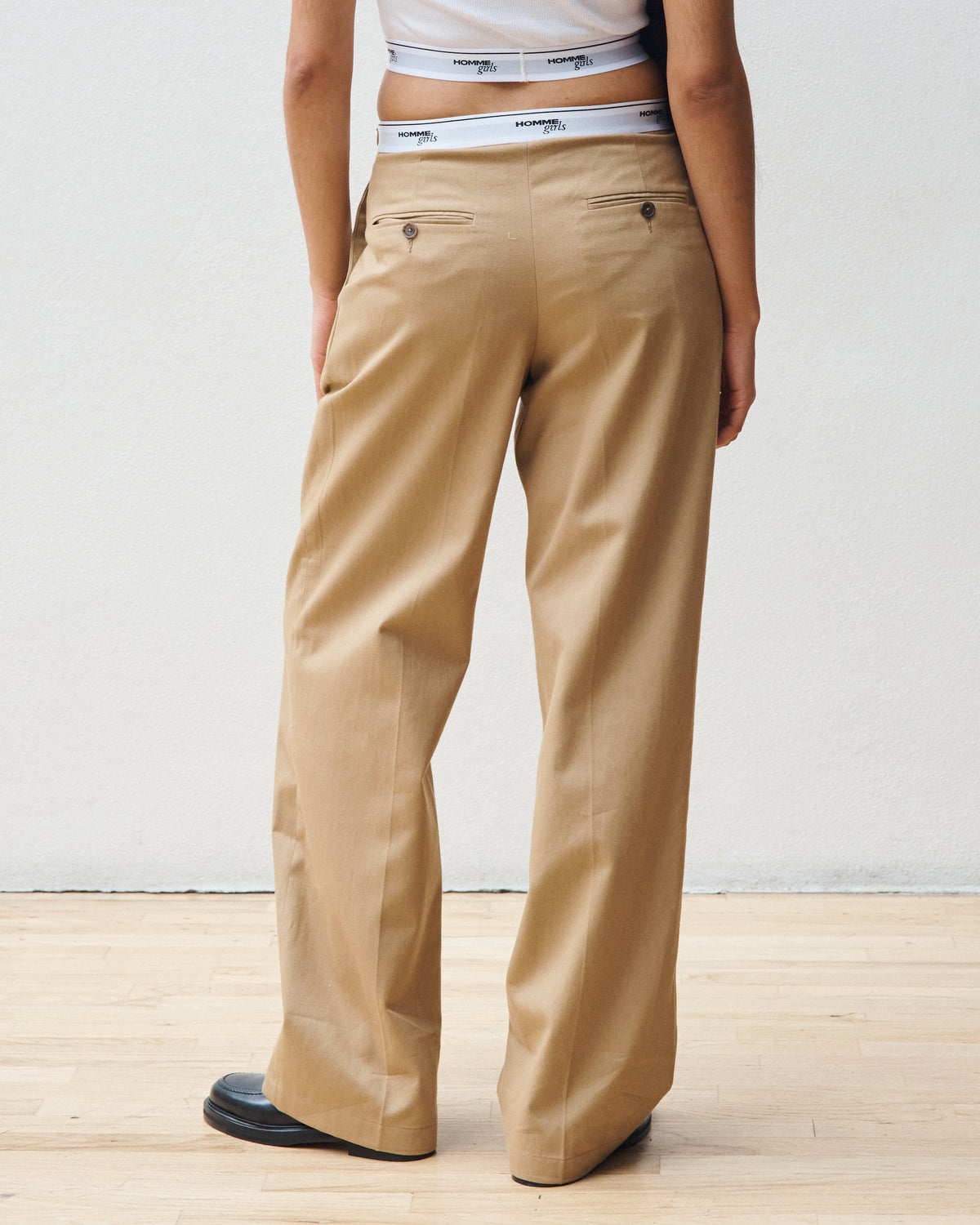 Pleated Elastic Waistband Pant in Khaki – HOMMEGIRLS