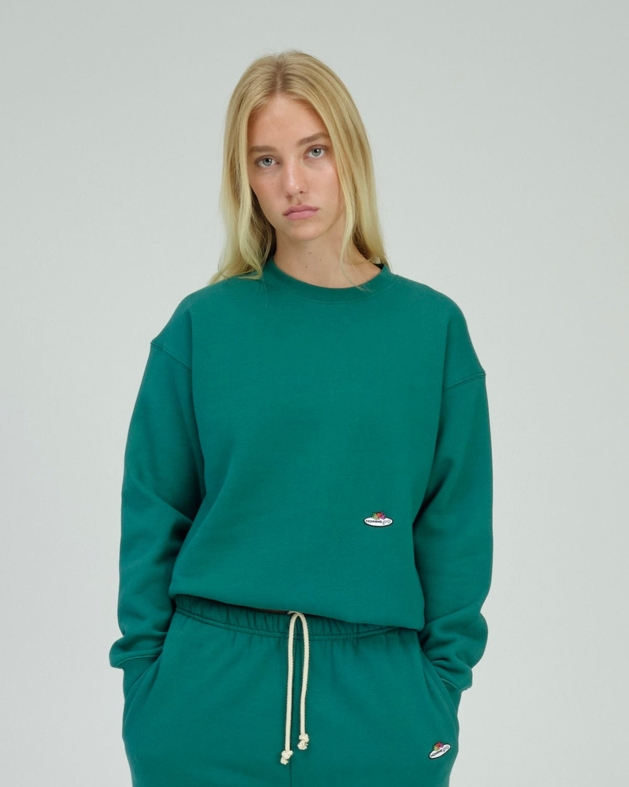 HommeGirls x Fruit Of The Loom Sweatshirt in Green – HOMMEGIRLS
